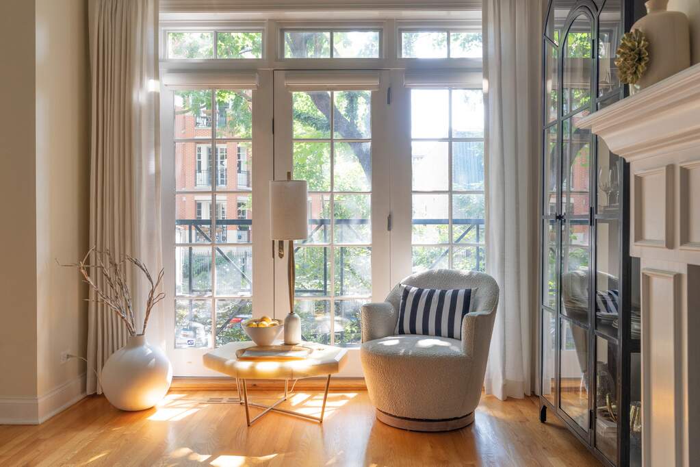 Designer kitchen and refined entertaining spaces