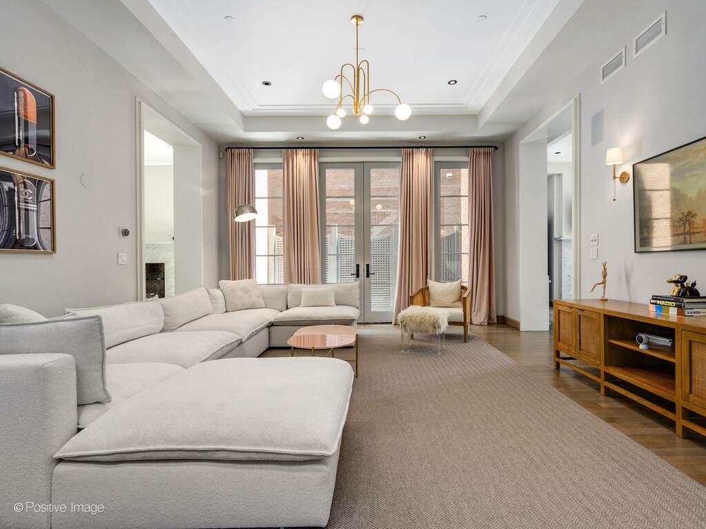 Private full-floor residence detail at Park Tower
