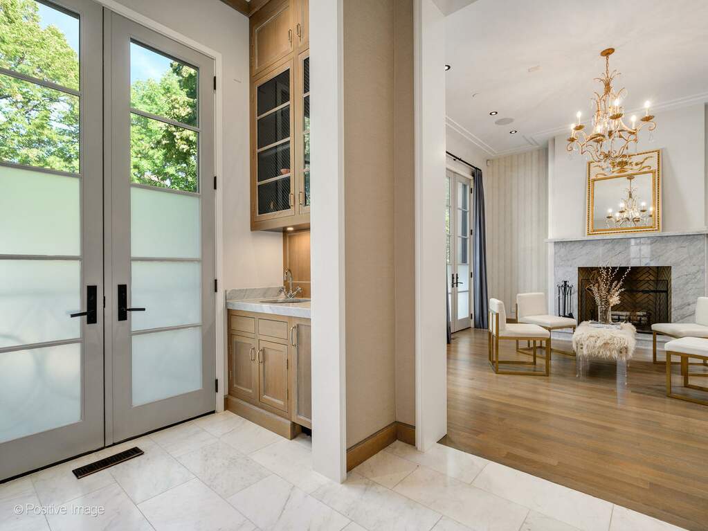 Luxury living space with panoramic Chicago views