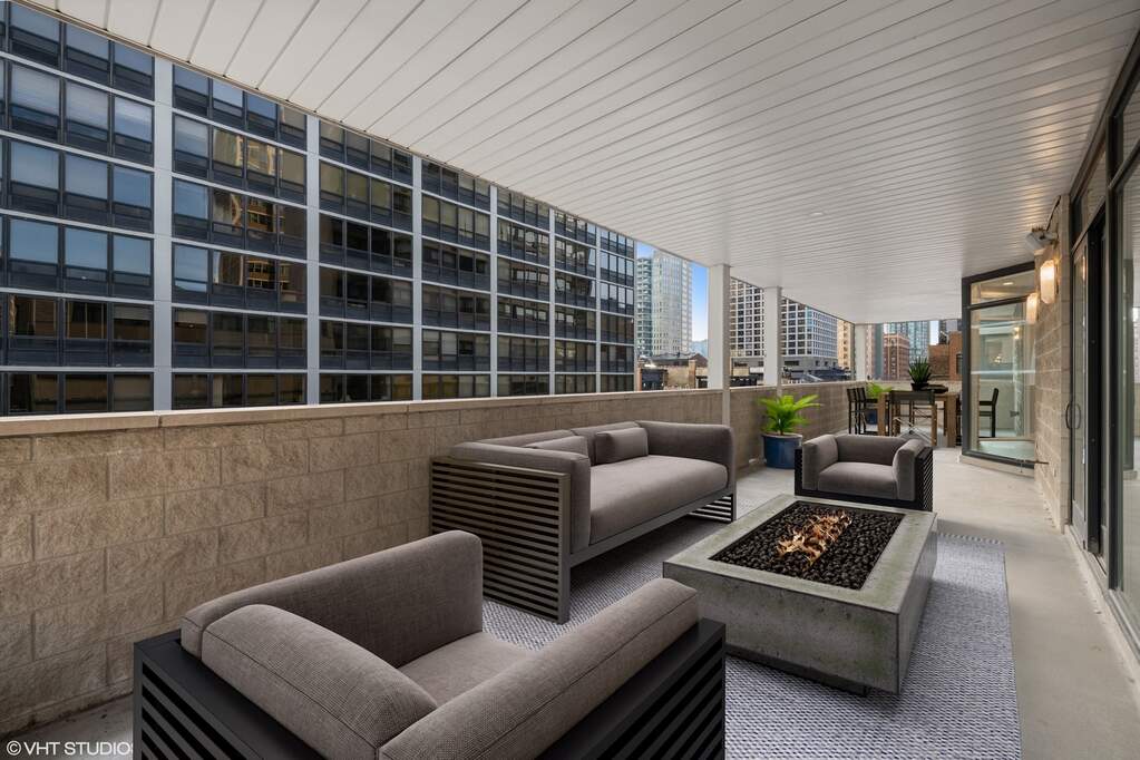 Penthouse bedroom suite overlooking Chicago