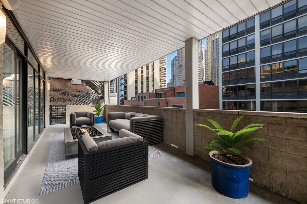 Private full-floor residence detail at Park Tower