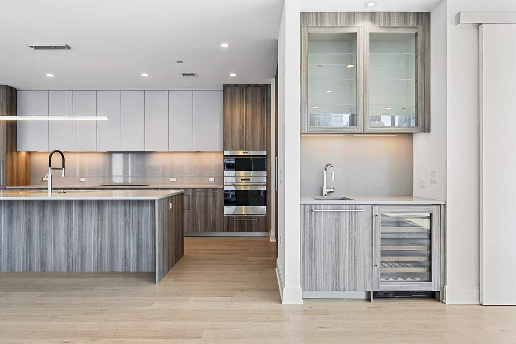 Designer kitchen and refined entertaining spaces