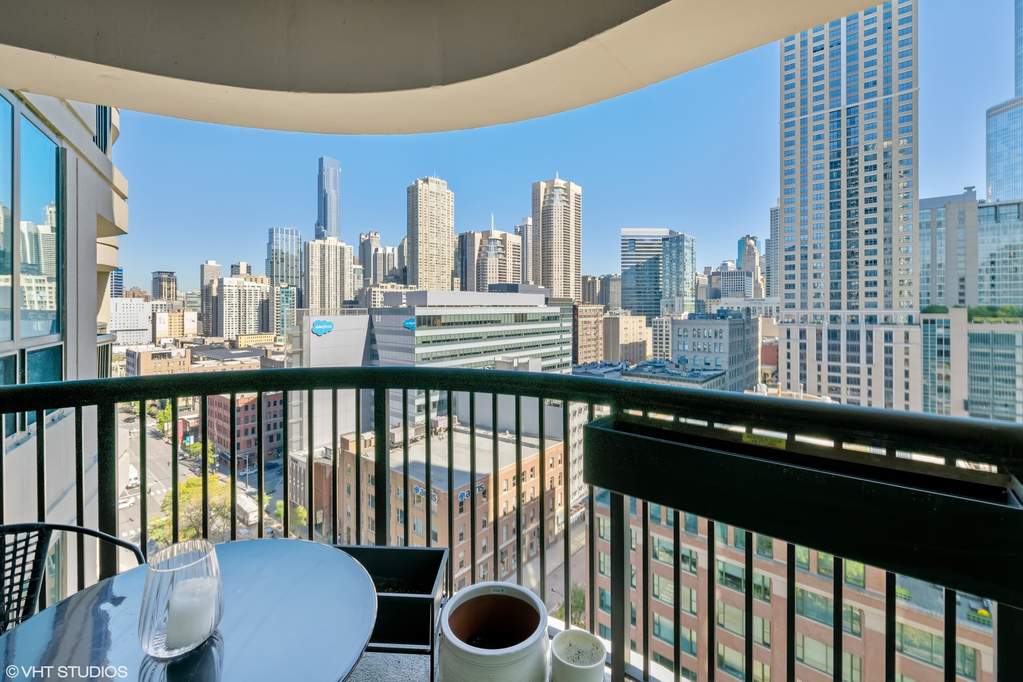 Private full-floor residence detail at Park Tower