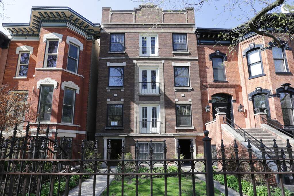 548 W Fullerton Parkway #G property in Chicago