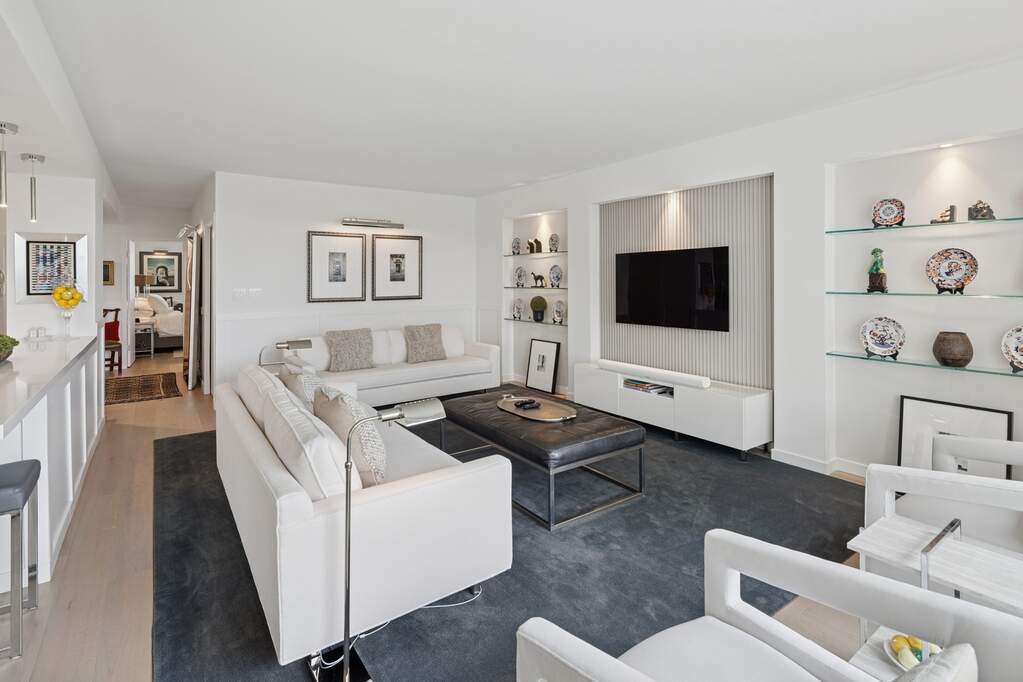 Penthouse bedroom suite overlooking Chicago