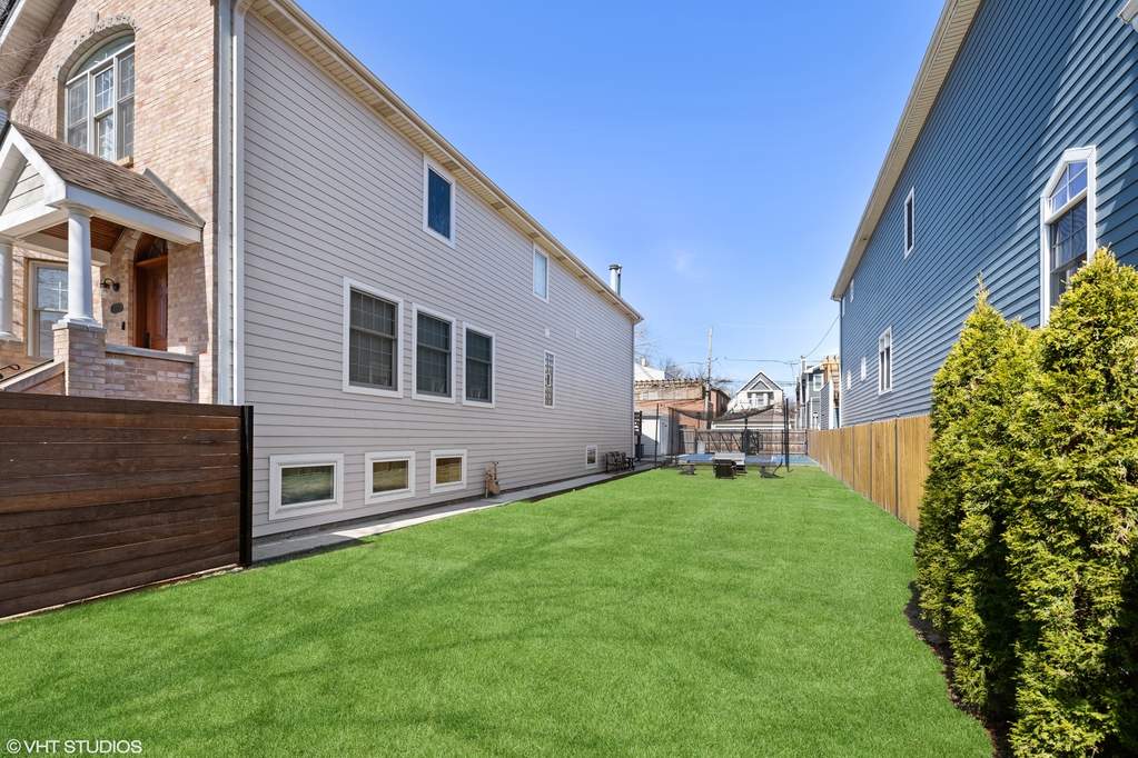2136 W Cuyler Avenue property in Chicago