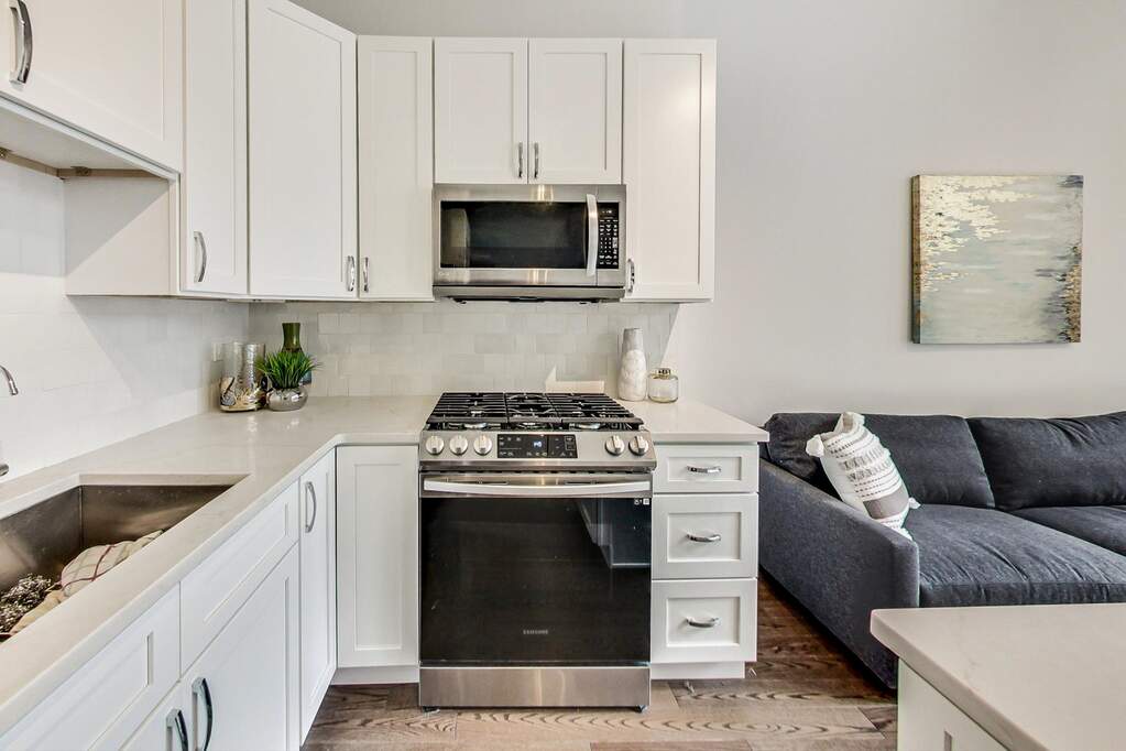 Designer kitchen and refined entertaining spaces