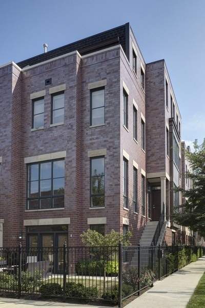 2721 N Hermitage Avenue property in Chicago