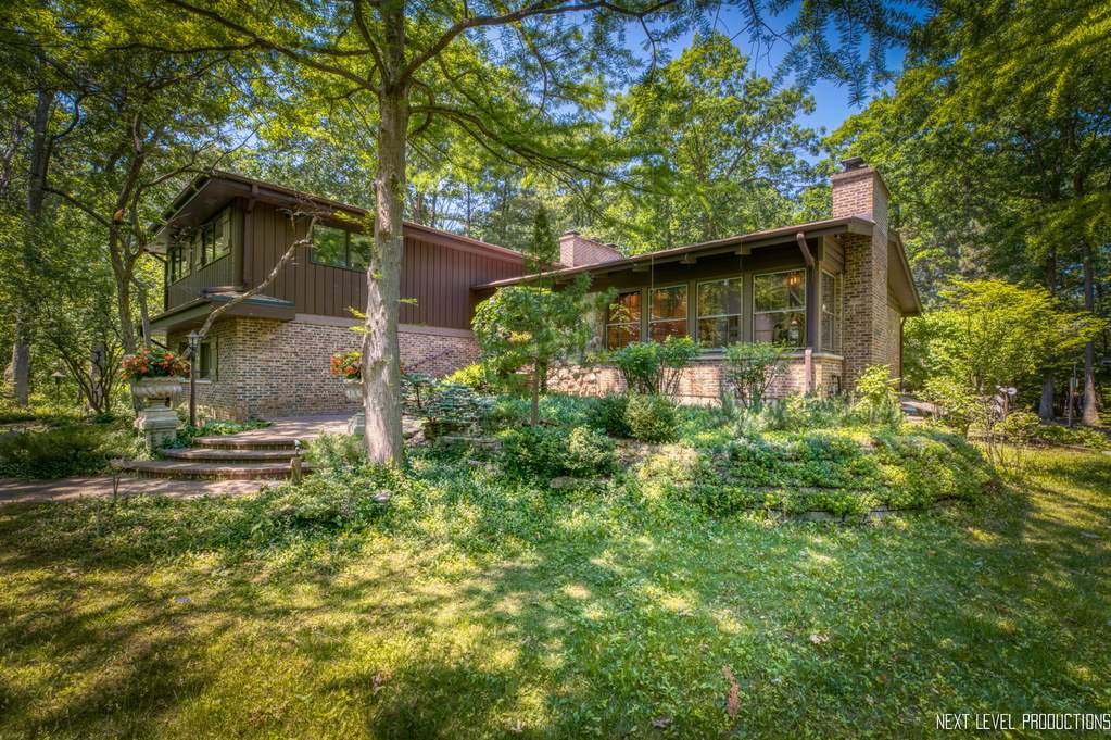 2740 Edgewood Lane property in Riverwoods