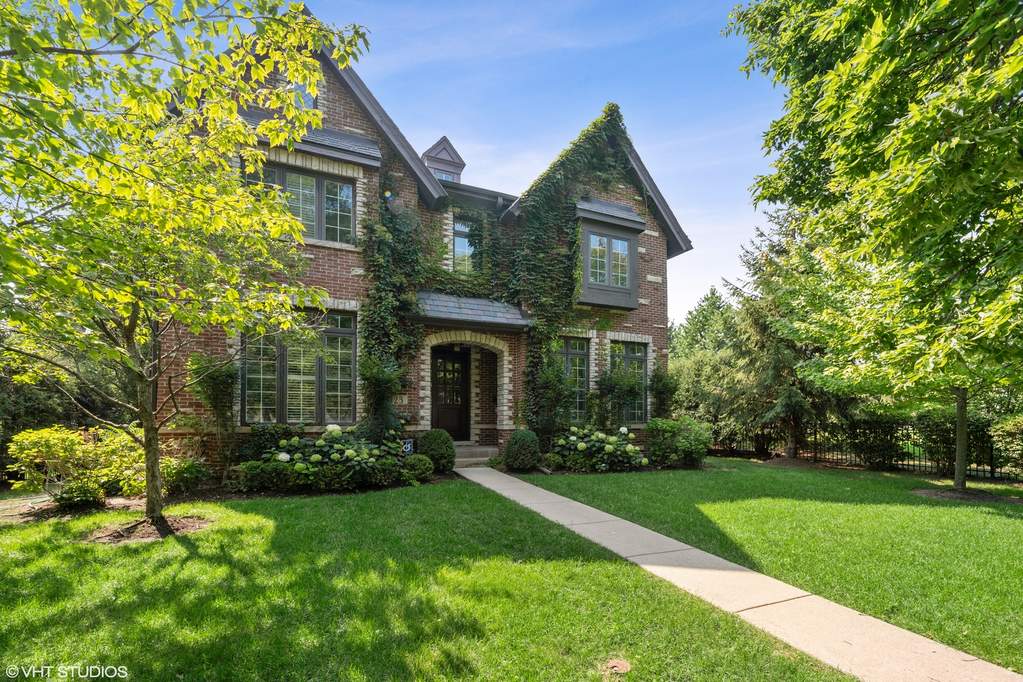 123 Sheridan Road property in Wilmette