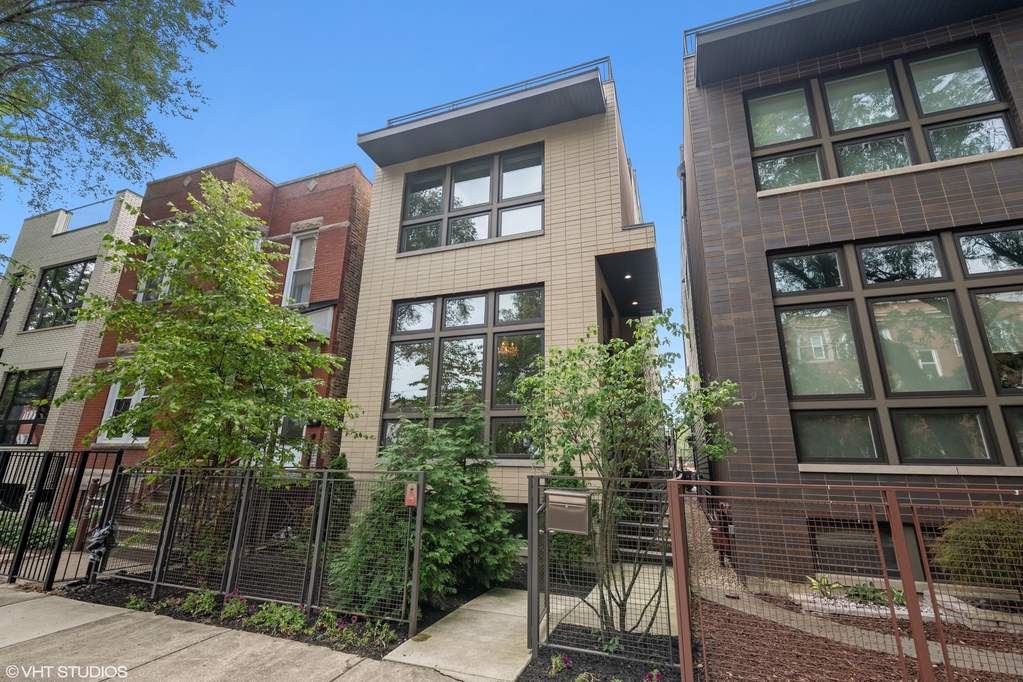 2335 W Montana Street property in Chicago