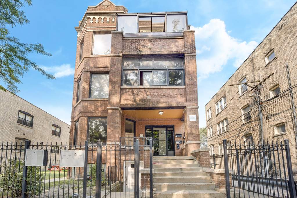 2542 N Harding Avenue #3R property in Chicago