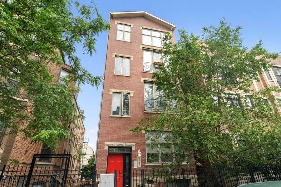 1227 N Greenview Avenue #3 property in Chicago
