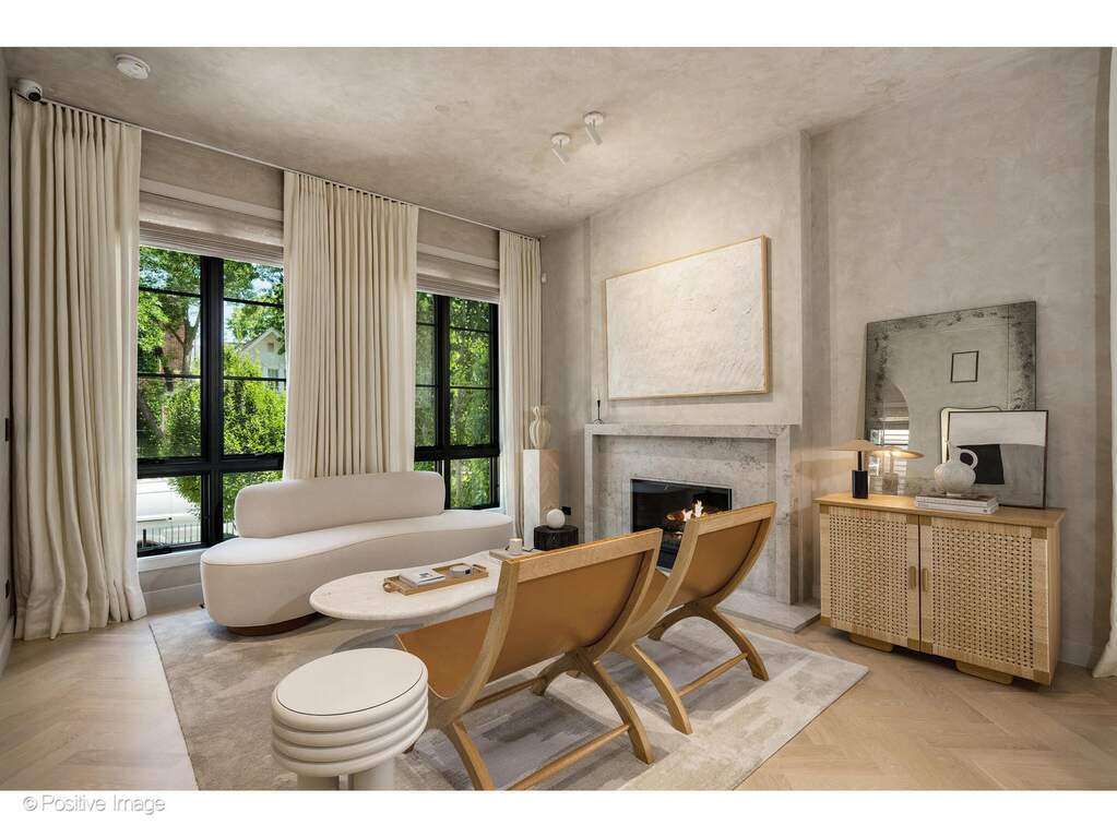 Penthouse bedroom suite overlooking Chicago
