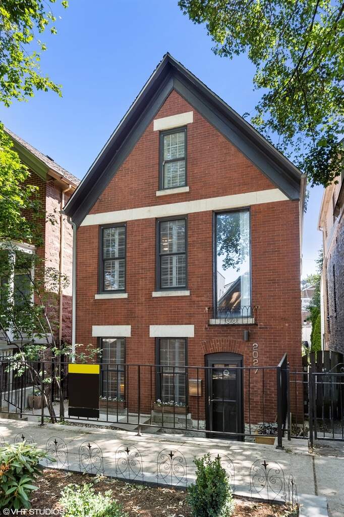 2027 W Moffat Street property in Chicago