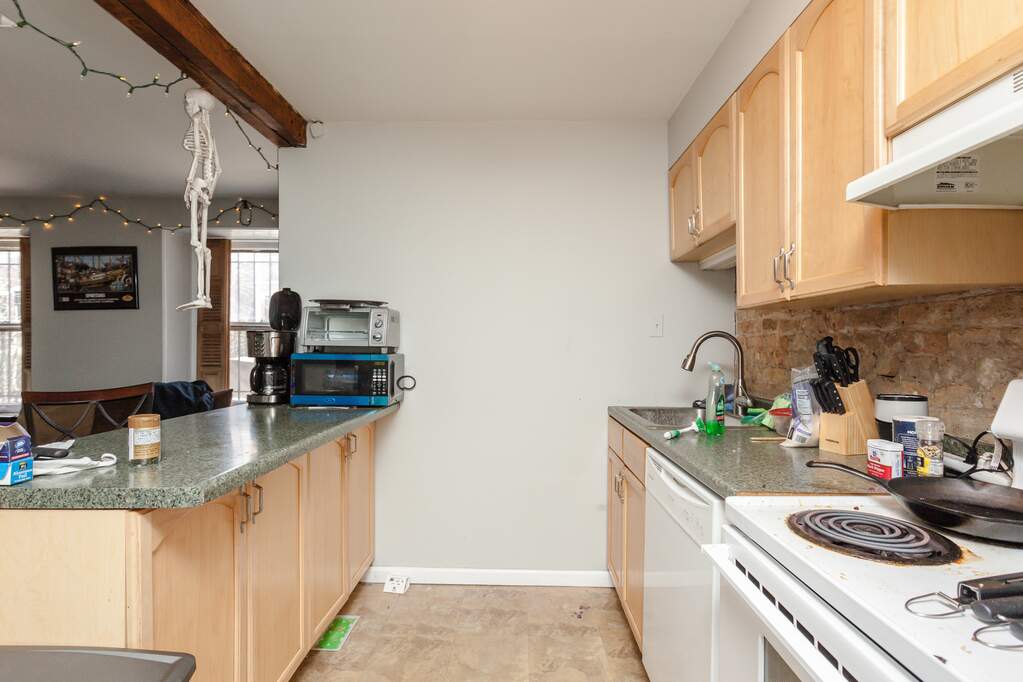 Designer kitchen and refined entertaining spaces