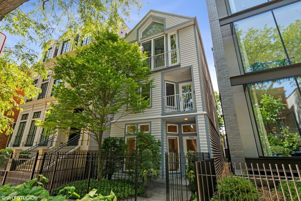 1946 N Howe Street property in Chicago