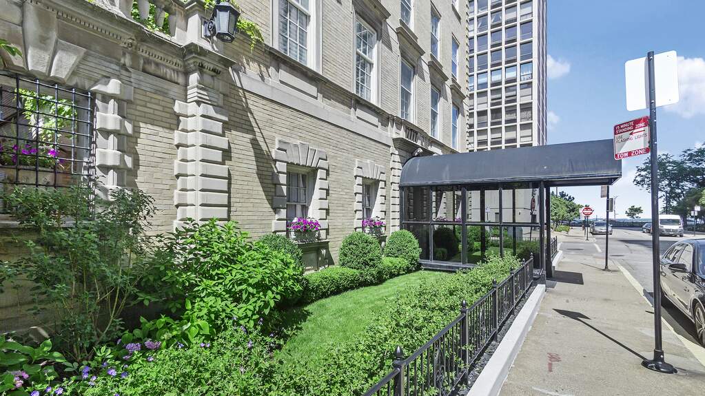 Park Tower penthouse interior at 800 North Michigan Avenue