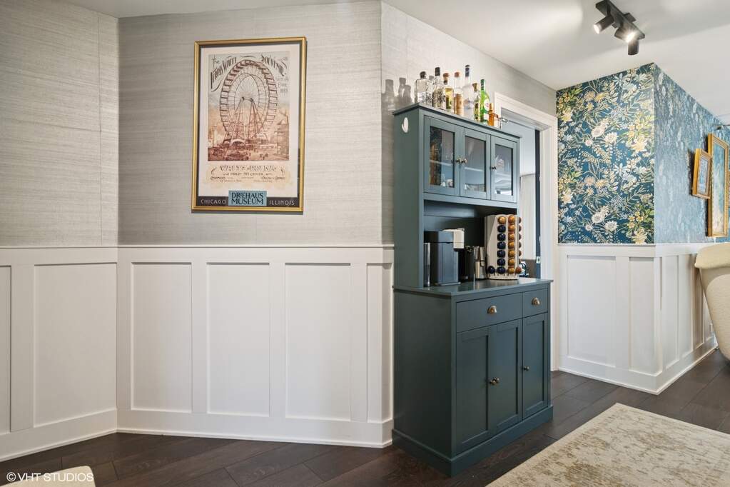 Designer kitchen and refined entertaining spaces