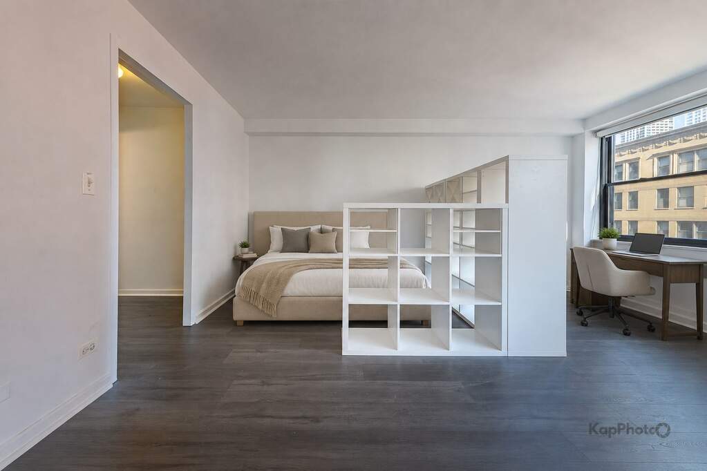 Penthouse bedroom suite overlooking Chicago