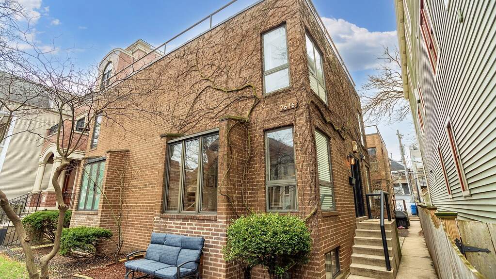 2646 N Wayne Avenue #A property in Chicago