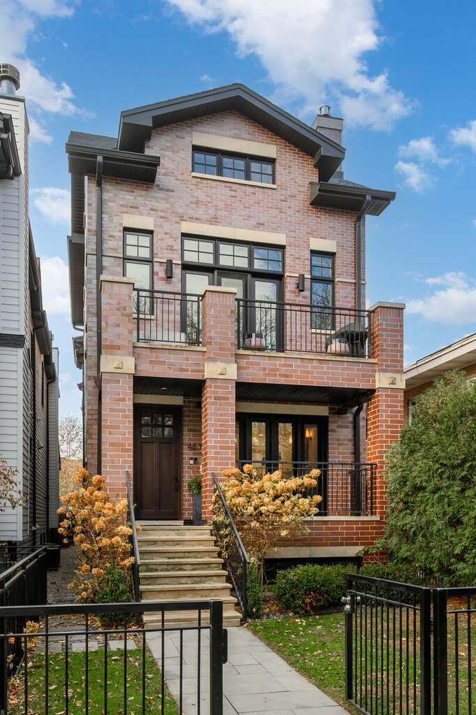4636 N Paulina Street #1 property in Chicago