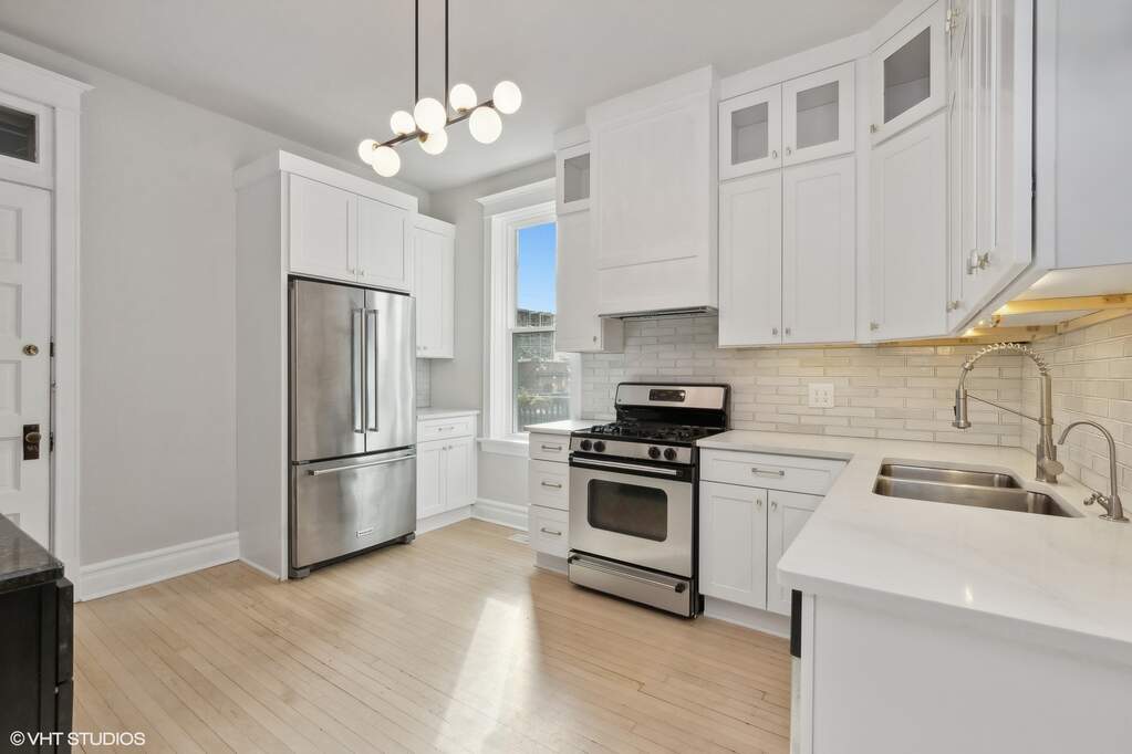 Designer kitchen and refined entertaining spaces