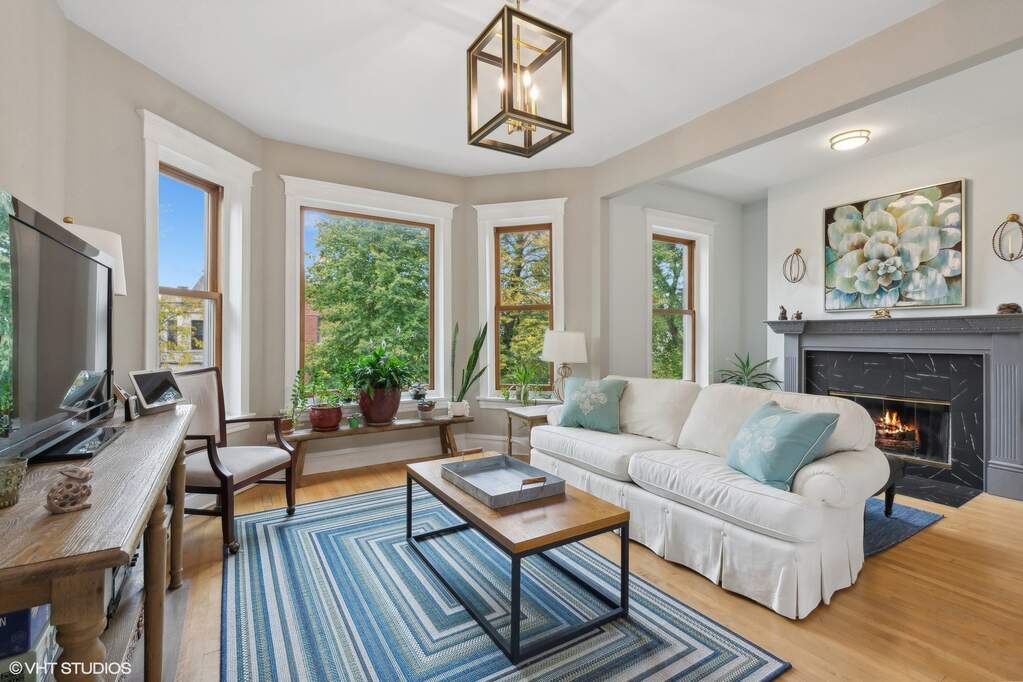 Park Tower penthouse interior at 800 North Michigan Avenue