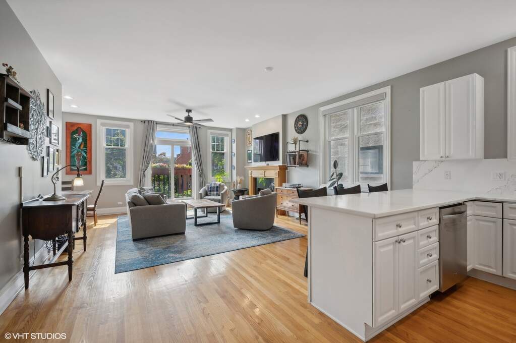 Park Tower penthouse interior at 800 North Michigan Avenue