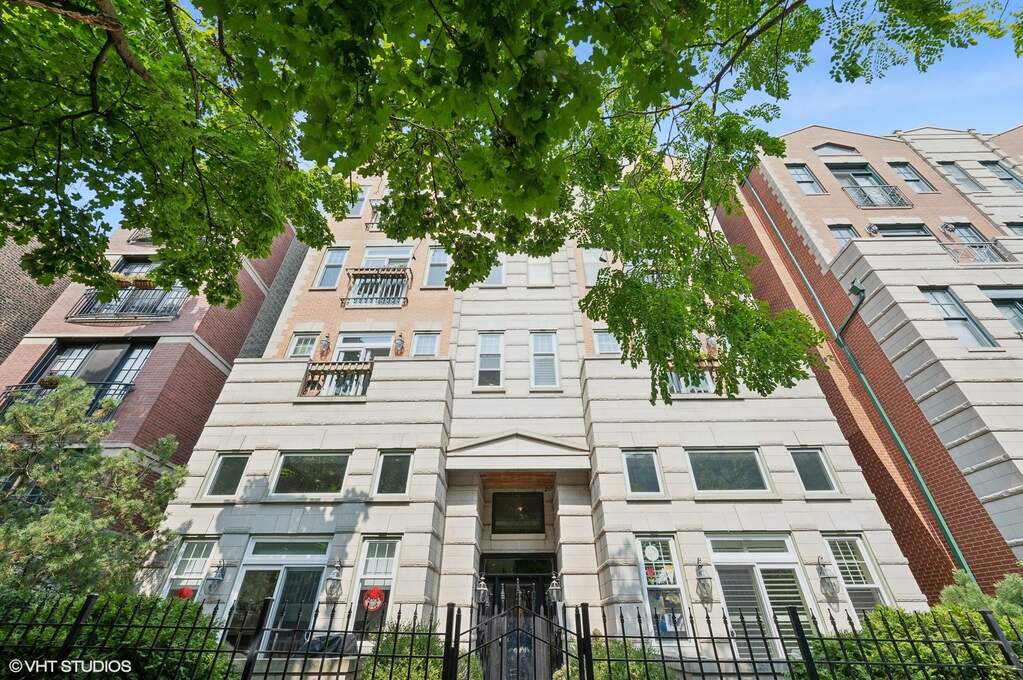 860 W Buckingham Place #3W property in Chicago