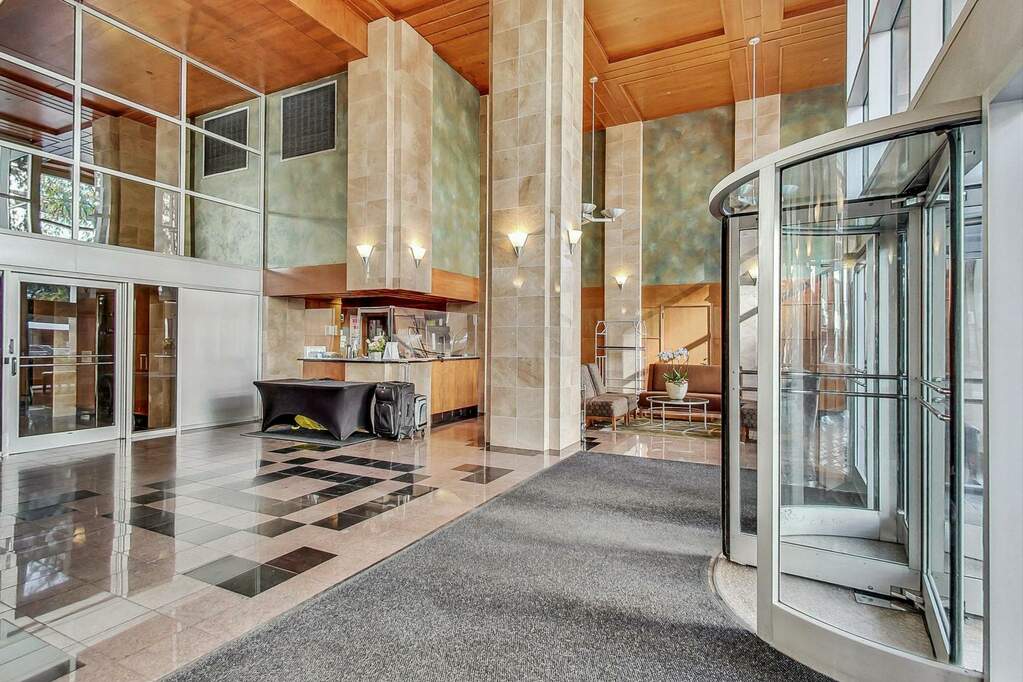 Luxury living space with panoramic Chicago views