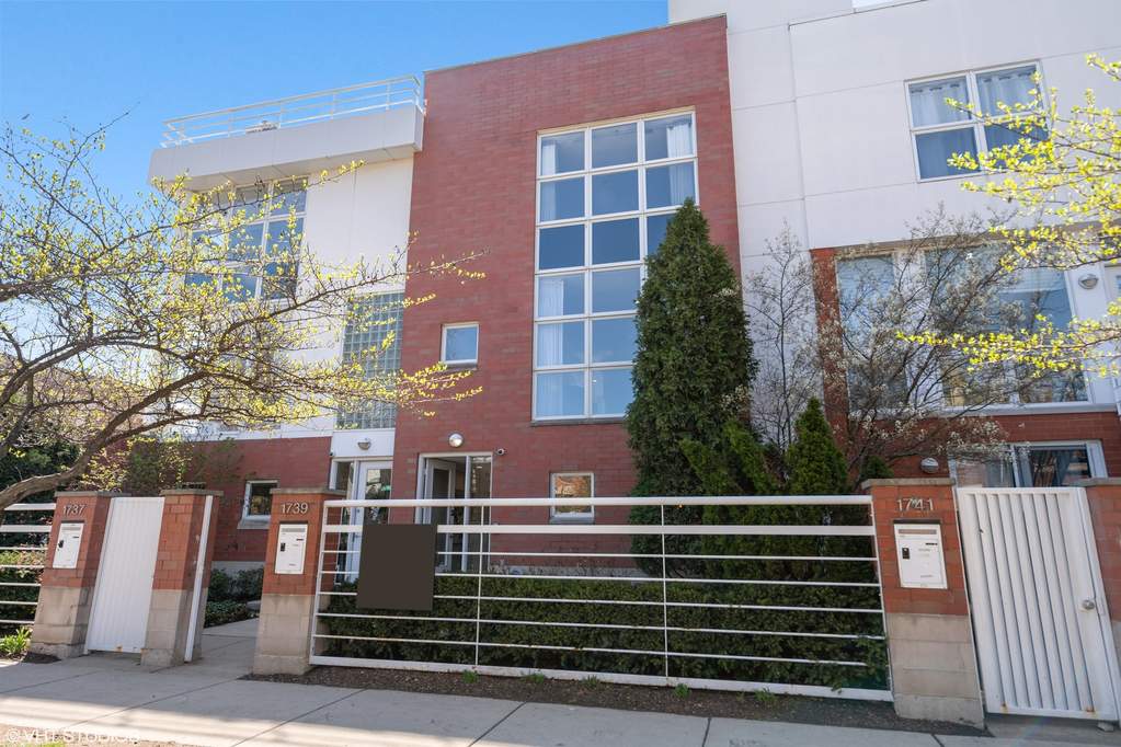 1739 W Wellington Avenue property in Chicago