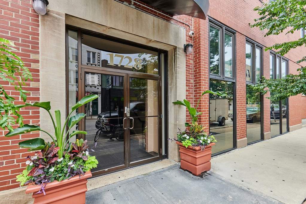 1728 N Damen Avenue #103 property in Chicago