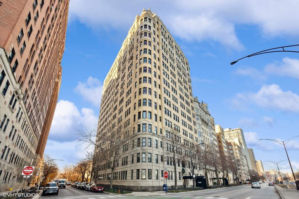 3300 N Lake Shore Drive #4E property in Chicago