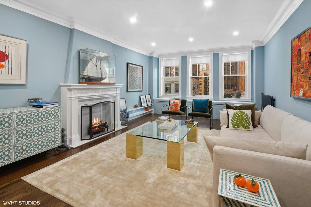 Park Tower penthouse interior at 800 North Michigan Avenue