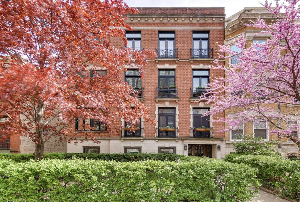 507 W Roscoe Street #2 property in Chicago
