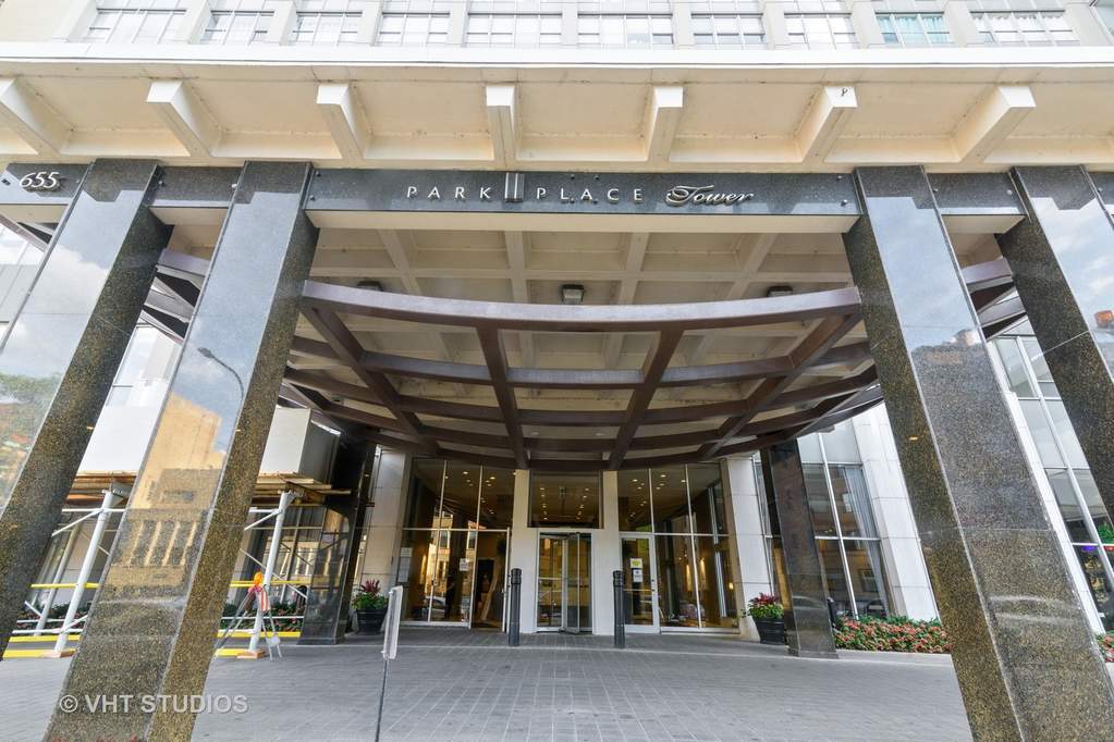 655 W Irving Park Road #4410 property in Chicago
