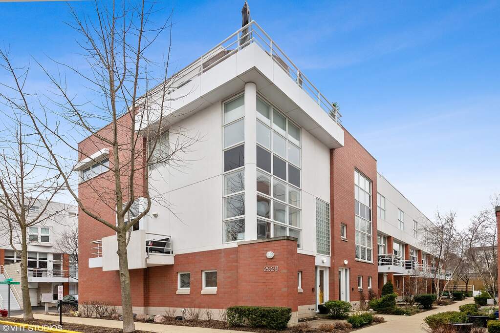 2928 N Wood Street #A property in Chicago