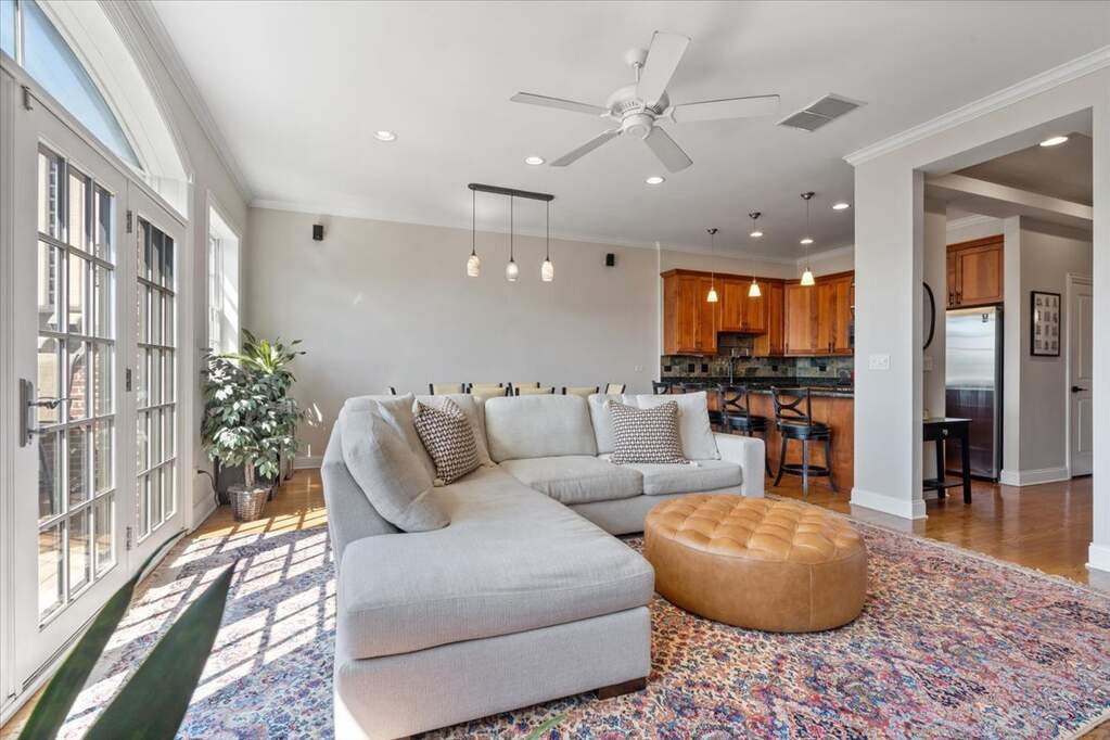 Private full-floor residence detail at Park Tower