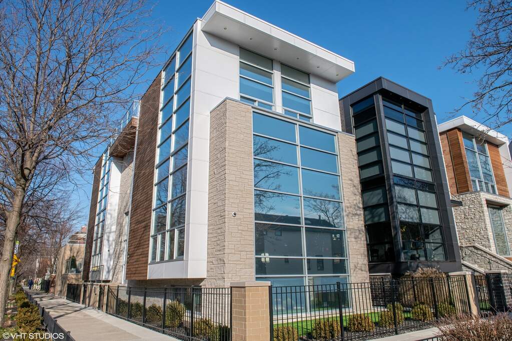 2503 N Greenview Street property in Chicago