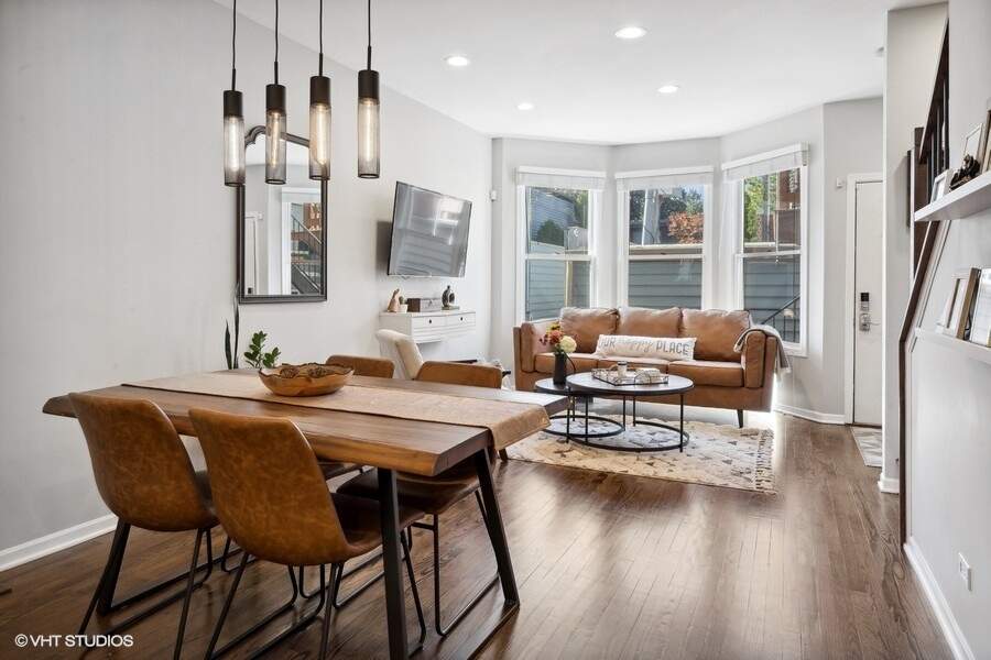 Designer kitchen and refined entertaining spaces