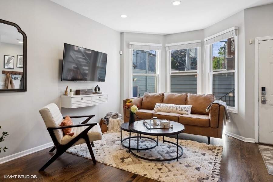Luxury living space with panoramic Chicago views