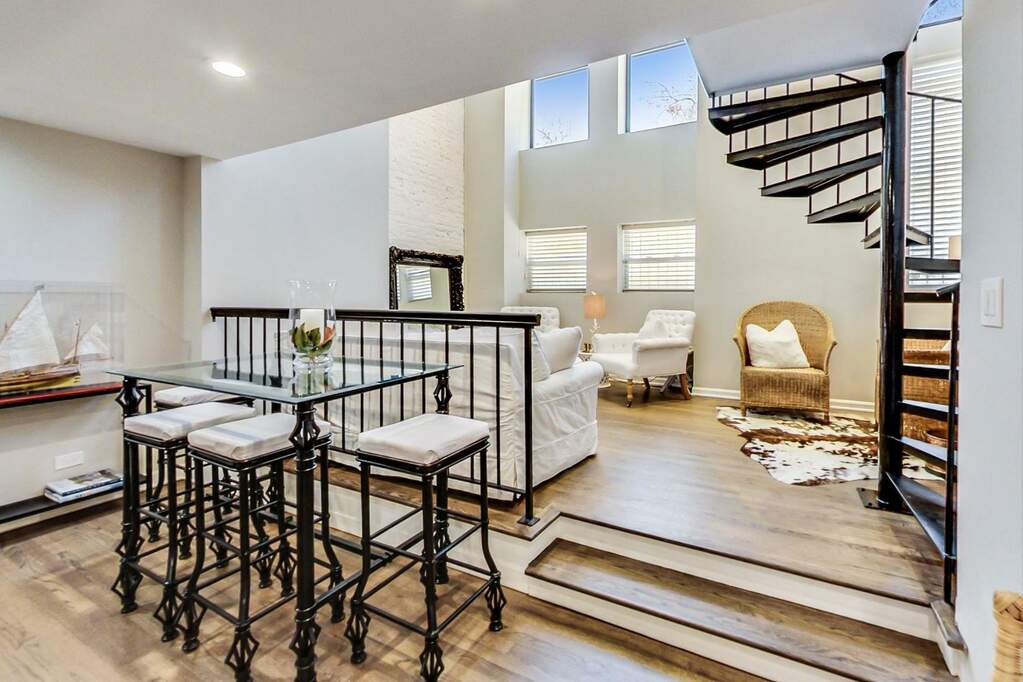Private full-floor residence detail at Park Tower