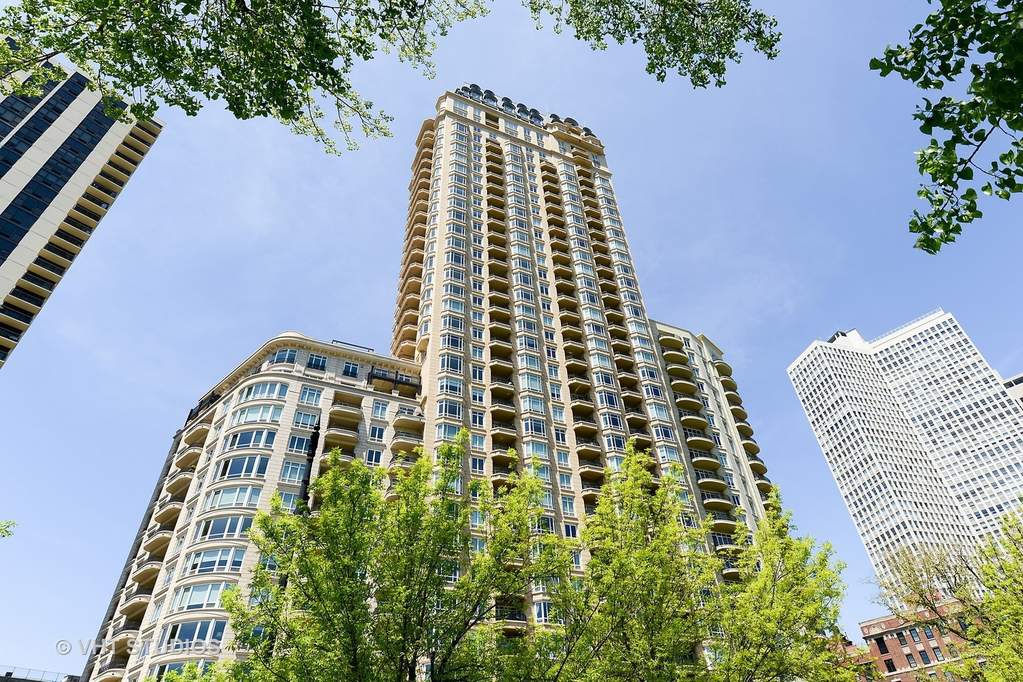 2550 N Lakeview Avenue #N703 property in Chicago