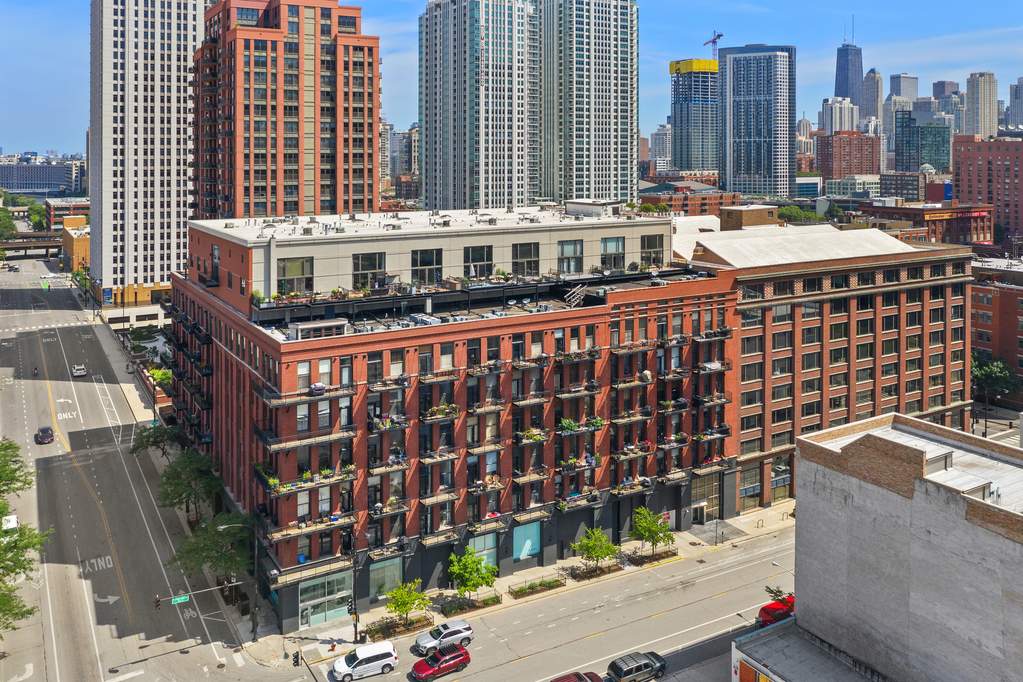 616 W Fulton Street #219 property in Chicago