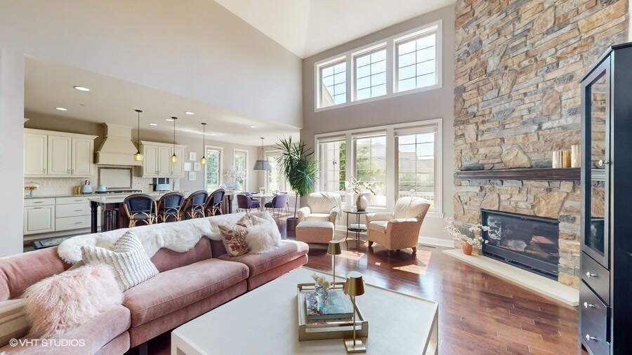Luxury living space with panoramic Chicago views