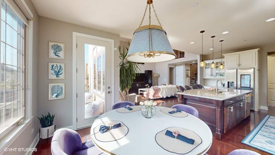 Designer kitchen and refined entertaining spaces