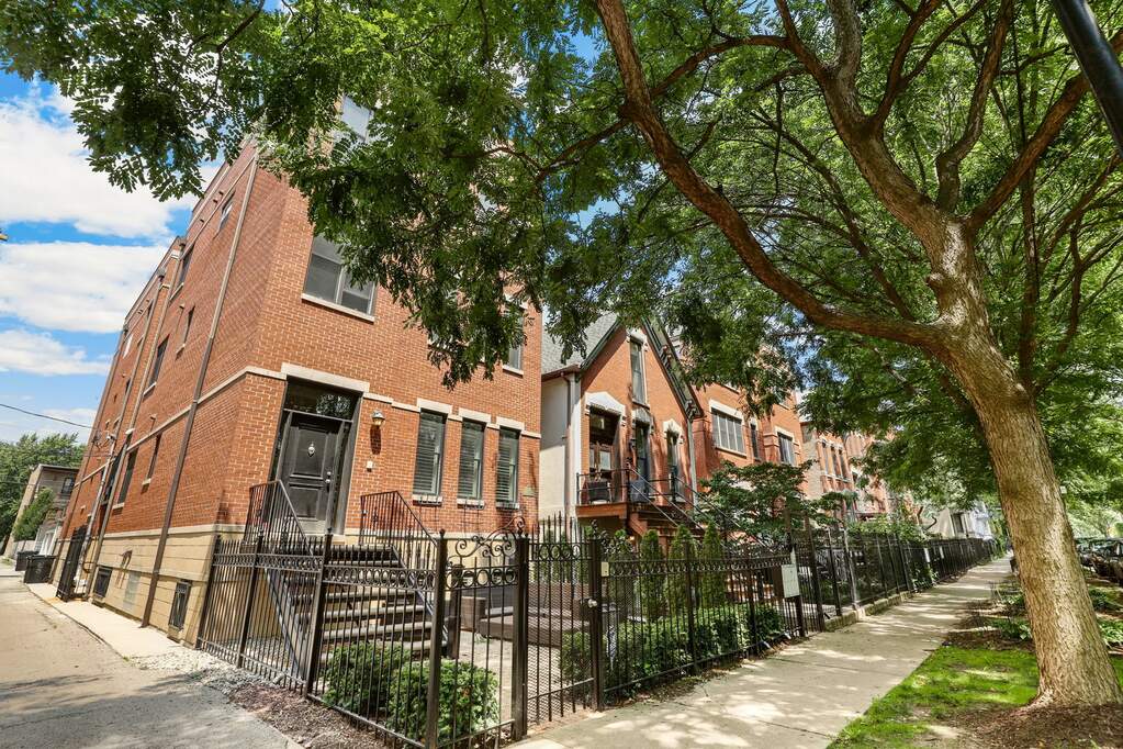 2140 W Schiller Street #1N property in Chicago