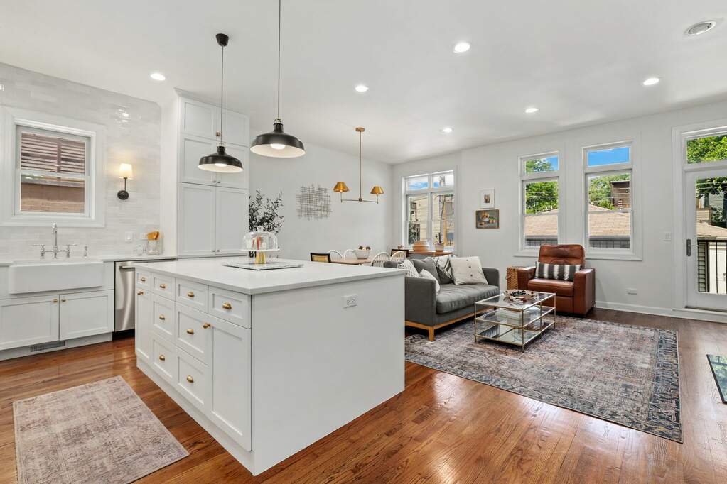 Designer kitchen and refined entertaining spaces