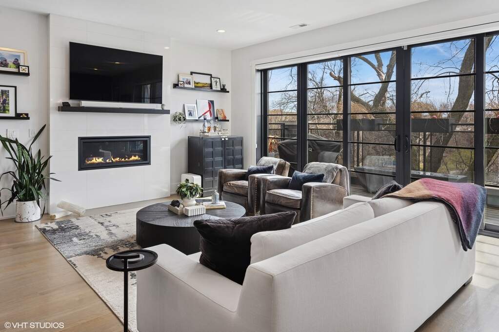 Park Tower penthouse interior at 800 North Michigan Avenue